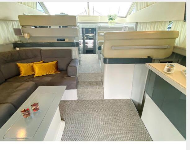 Beautiful And Magnific Yacht Hotel Lisbon Luaran gambar
