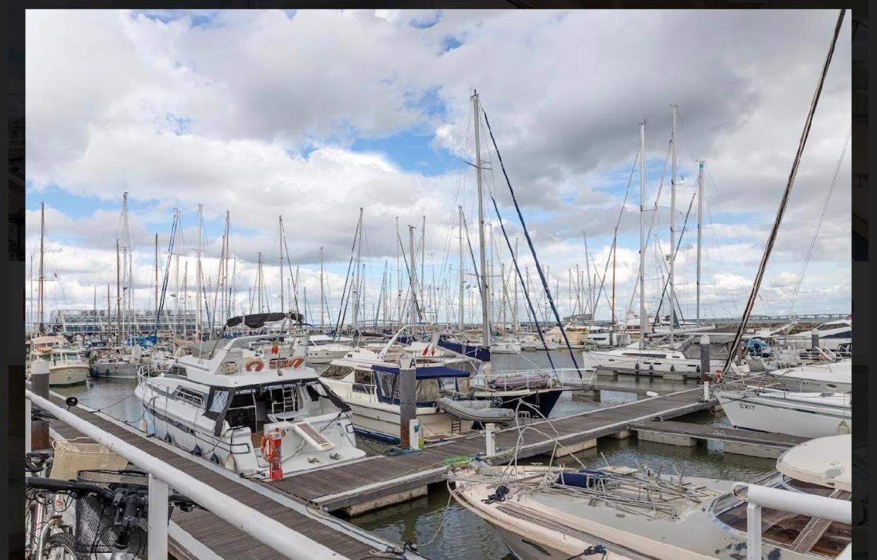 Beautiful And Magnific Yacht Hotel Lisbon Luaran gambar