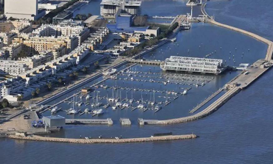 Beautiful And Magnific Yacht Hotel Lisbon Luaran gambar