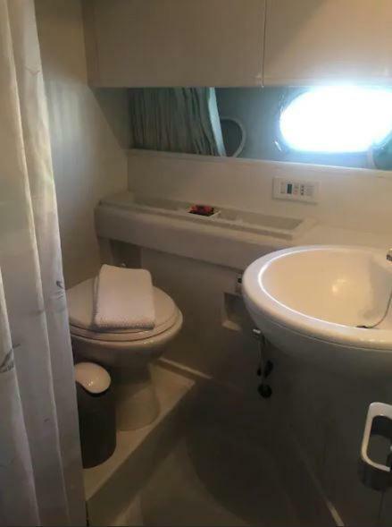 Beautiful And Magnific Yacht Hotel Lisbon Luaran gambar