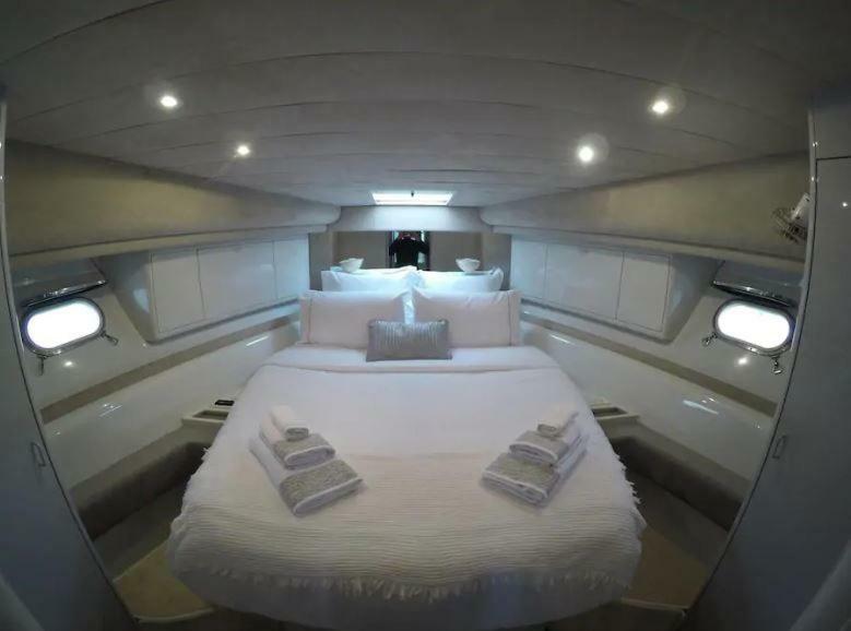 Beautiful And Magnific Yacht Hotel Lisbon Luaran gambar
