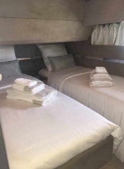 Beautiful And Magnific Yacht Hotel Lisbon Luaran gambar