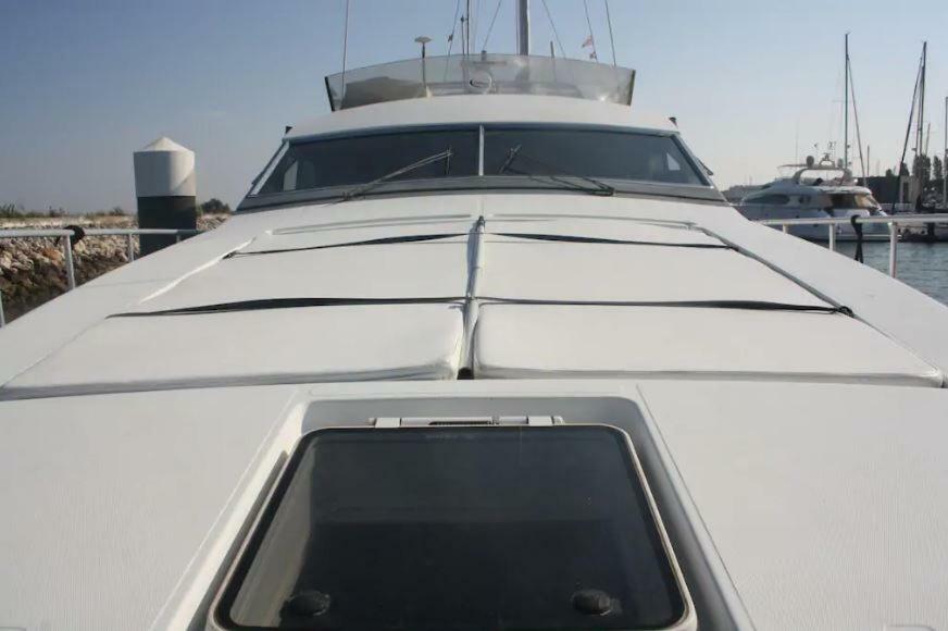 Beautiful And Magnific Yacht Hotel Lisbon Luaran gambar